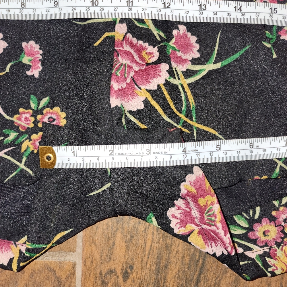 Wet Seal XL high waisted shortened inseam chiffon floral shorts - Picture 9 of 13